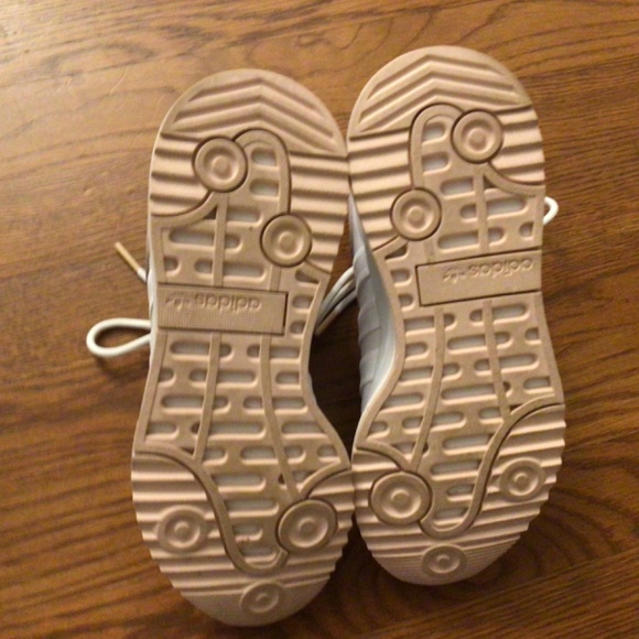 Adidas women’s sneakers - Picture 3 of 6